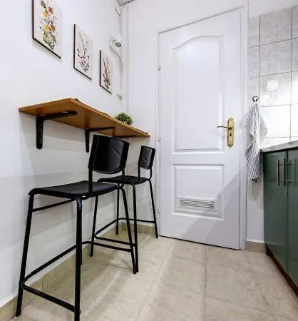 Cosy Nest In Center By New York Cafe Apartment *