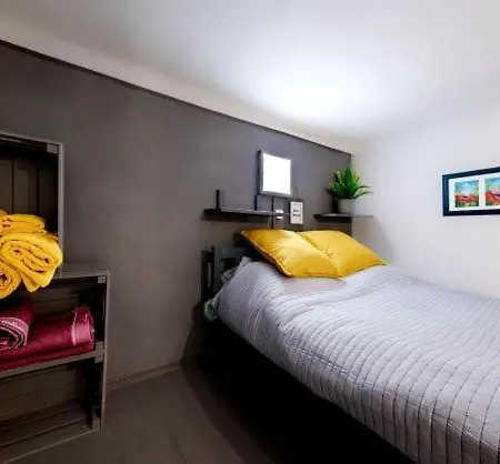 Apartment Cosy Nest In Center By New York Cafe