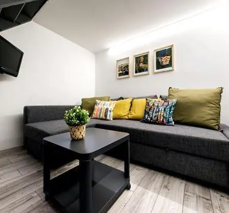 Cosy Nest In Center By New York Cafe דירה